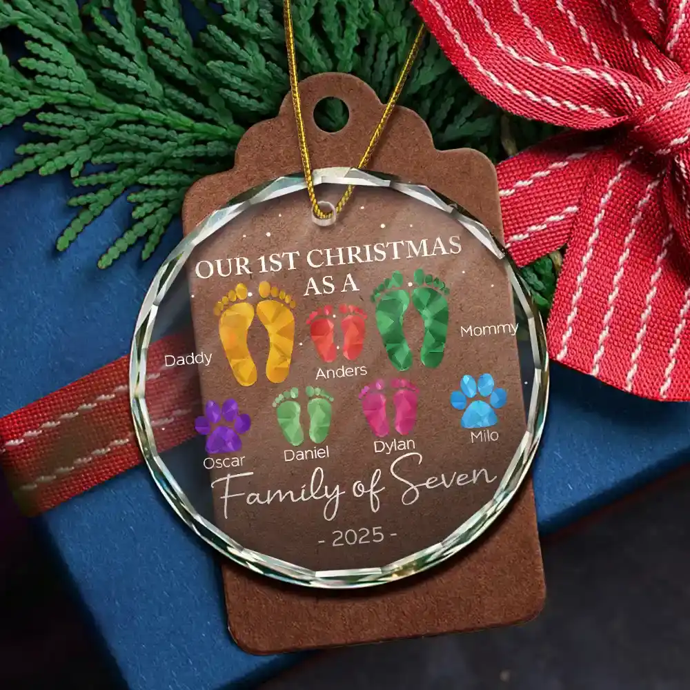 Crystal Ornament with Clear Shine for Christmas Tree, Capturing Warm Family Moments in Festive Glow - Image 6