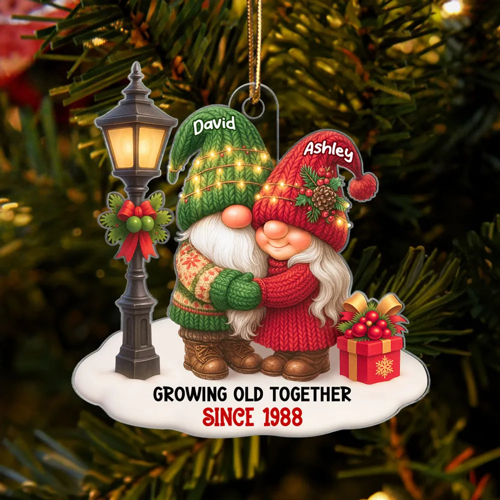 Acrylic Ornament with Christmas Couple Gnome Hug Design, Festive Holiday Vibes, Perfect Gift for Couples and Family - Image 2