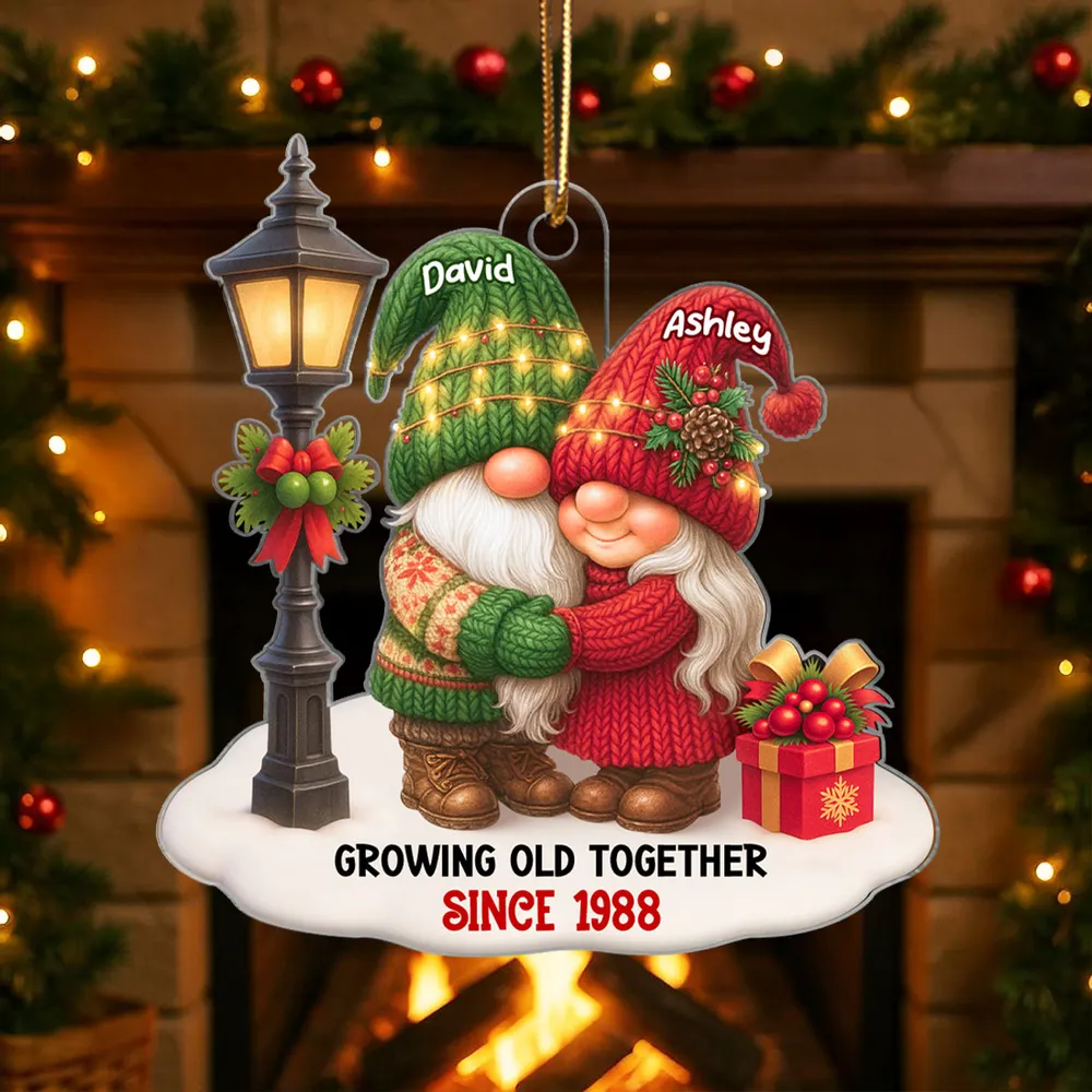 Acrylic Ornament with Christmas Couple Gnome Hug Design, Festive Holiday Vibes, Perfect Gift for Couples and Family - Image 3