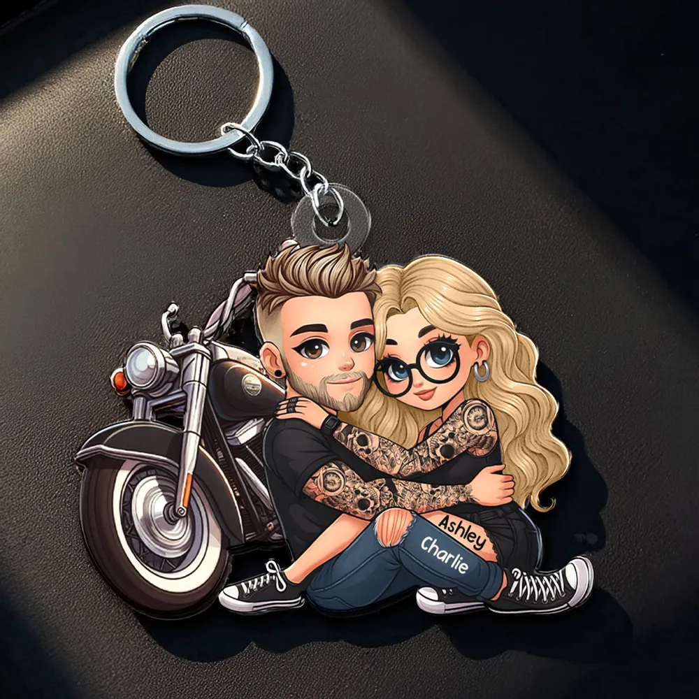 Acrylic Keychain with Couple and Motorcycle Design, High Clarity, Romantic Gift for Couples - Image 3