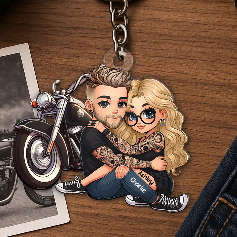 Acrylic Keychain with Couple and Motorcycle Design, High Clarity, Romantic Gift for Couples - Image 5