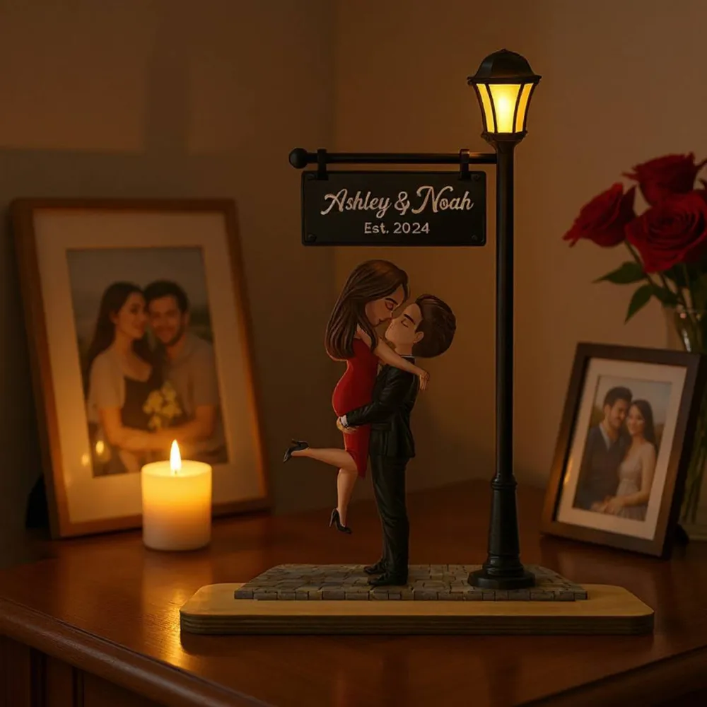 Romantic Couples Wooden Plaque – Hugging Under the Streetlight, Perfect Gift for Anniversary or Valentine’s Day - Image 4