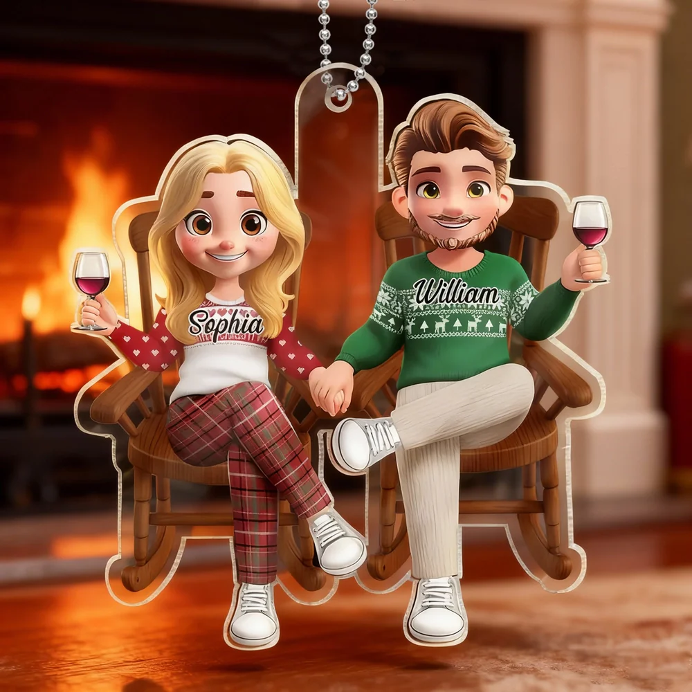 Acrylic Ornament of Couple by the Fireplace – Cozy Christmas Keepsake, a Perfect Gift for Lovers