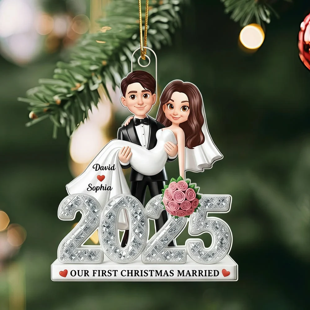 Personalized Acrylic Ornament for Newlyweds – Our First Christmas Married Couple Design, Sparkling Detail, Unique Keepsake Gift