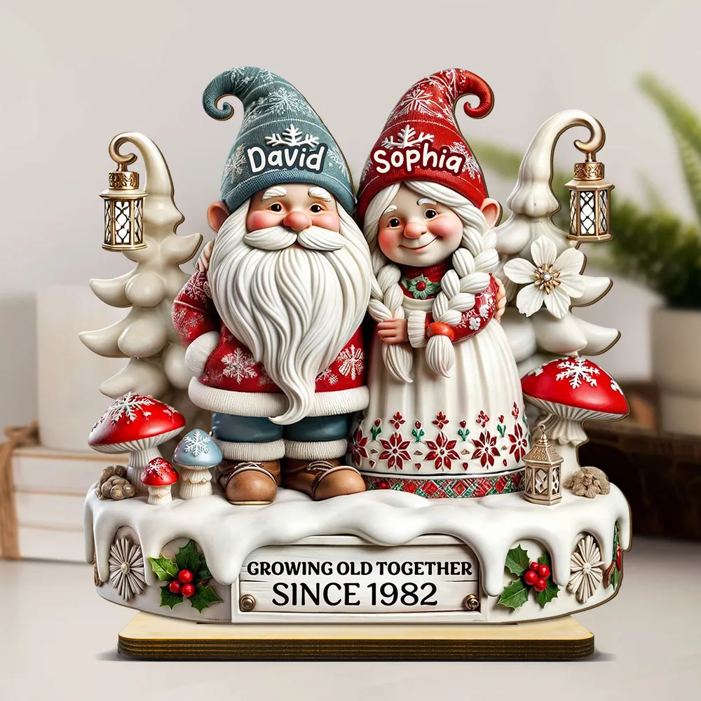 Custom Name Holiday Gnome Pair Wooden Plaque - Festive Home Display, Creative Couple Gift