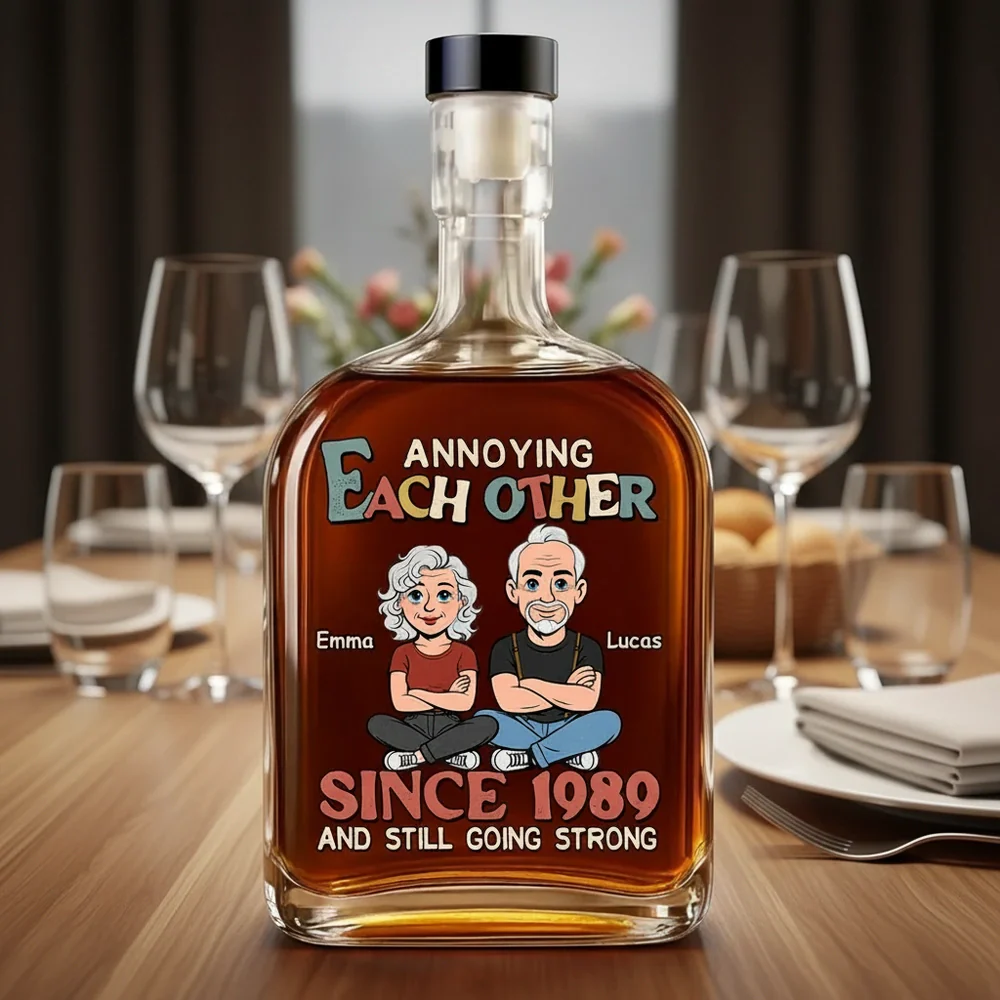 Personalized Glass Spirits Decanter with Funny Couple Cartoon for Home Bar Display, Unique Gift for Husband or Wife