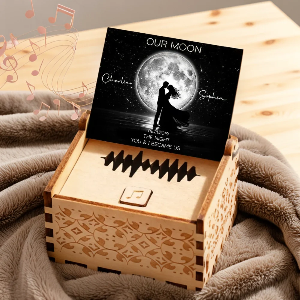 Personalized Wooden Music Box with Moonlit Kissing Couple Design, Unique Romantic Gift for Wife or Husband