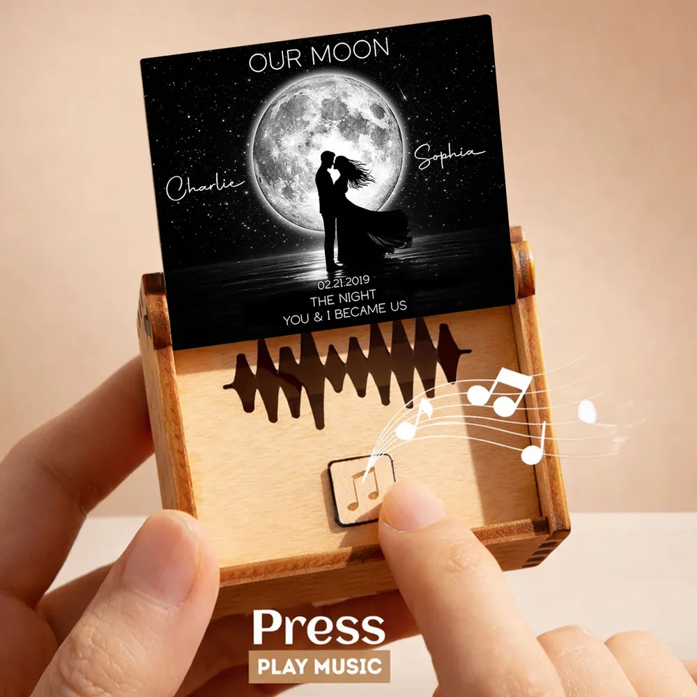 Personalized Wooden Music Box with Moonlit Kissing Couple Design, Unique Romantic Gift for Wife or Husband - Image 4