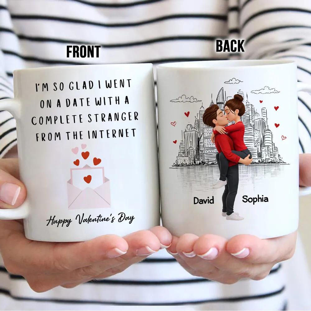 Personalized White Ceramic Mug, Kissing Couple City Sketch for Valentine's Day, Unique Romantic Gift for Girlfriend or Wife - Image 5