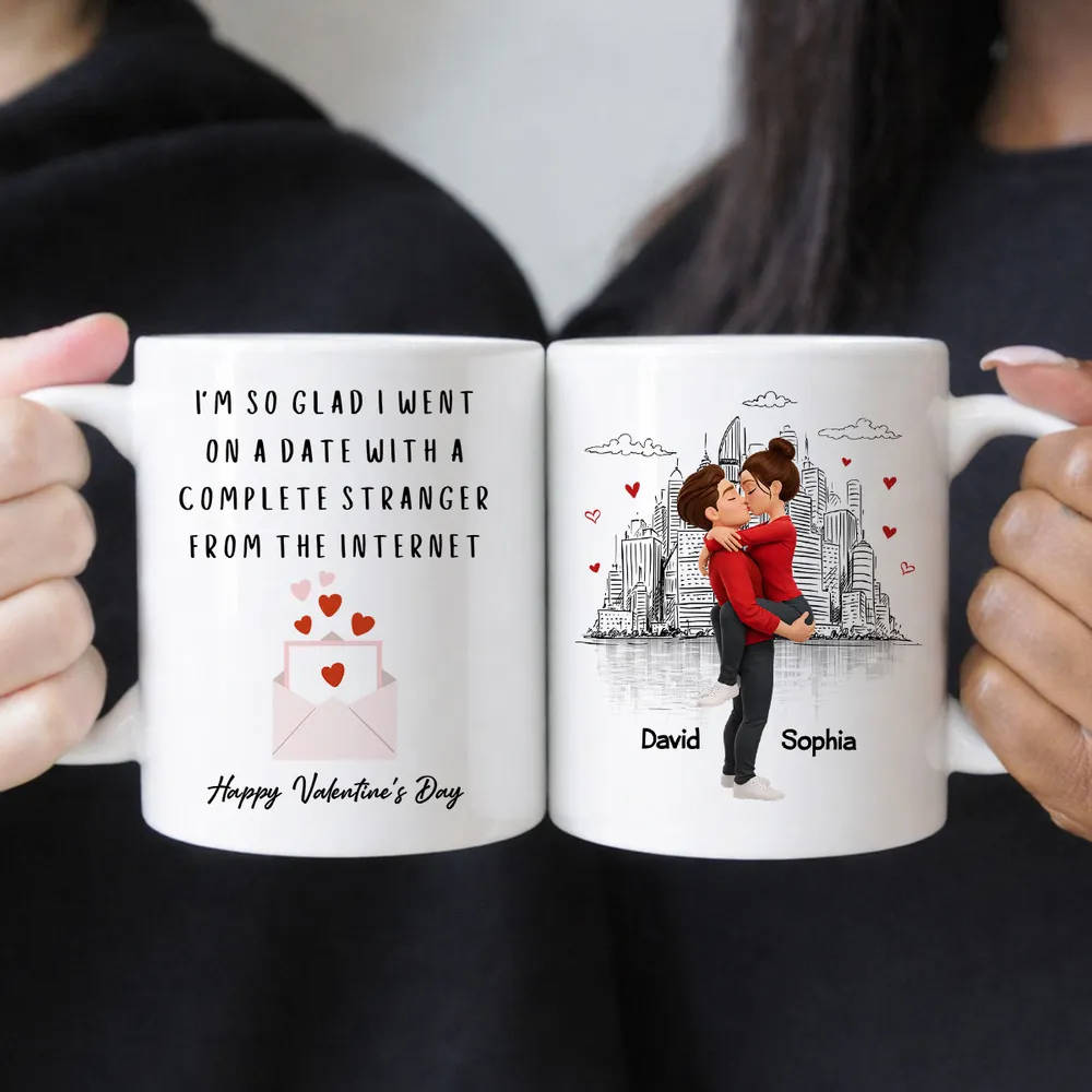 Personalized White Ceramic Mug, Kissing Couple City Sketch for Valentine's Day, Unique Romantic Gift for Girlfriend or Wife - Image 7