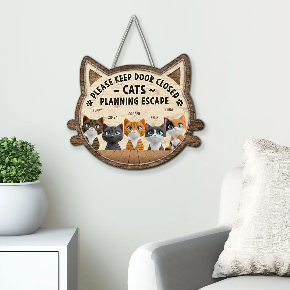 Wooden Sign Please Keep Door Closed Cats Planning Escape, Personalized Pet Gift with Sweet Touch for Cat Parents - Image 3