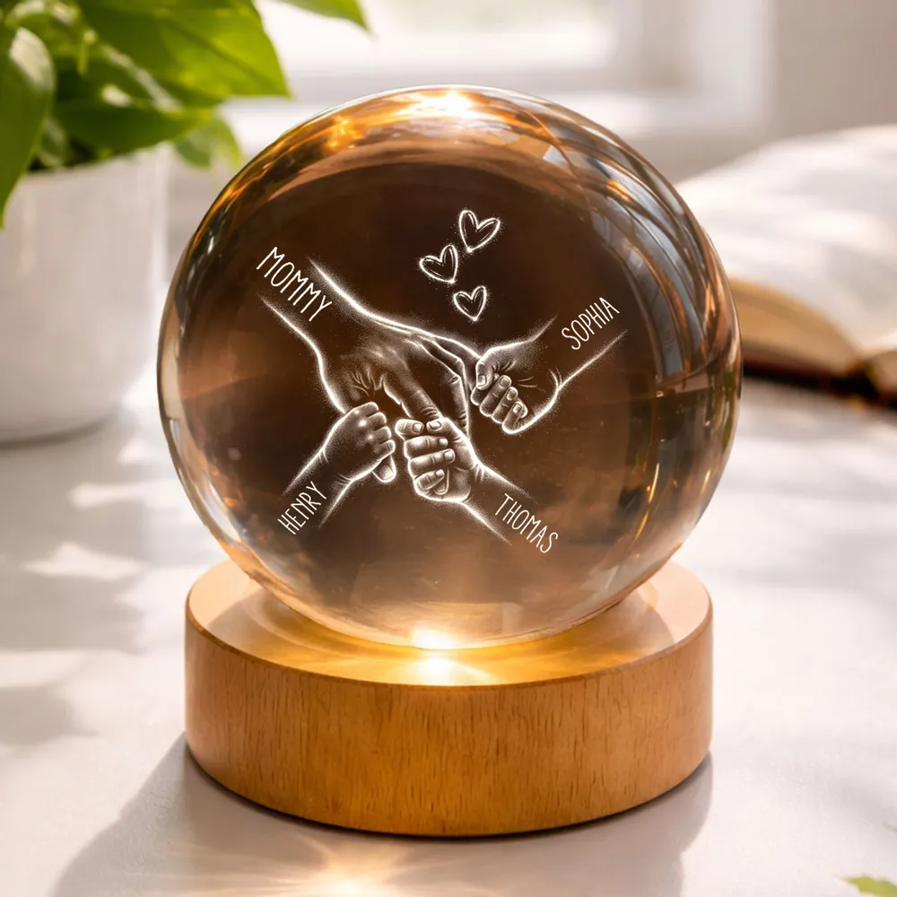 Globe Lamp Personalized for Mom, Hand-in-Hand Family Design with Hearts, Warm Night Light, Unique Mother's Day Gift - Image 6