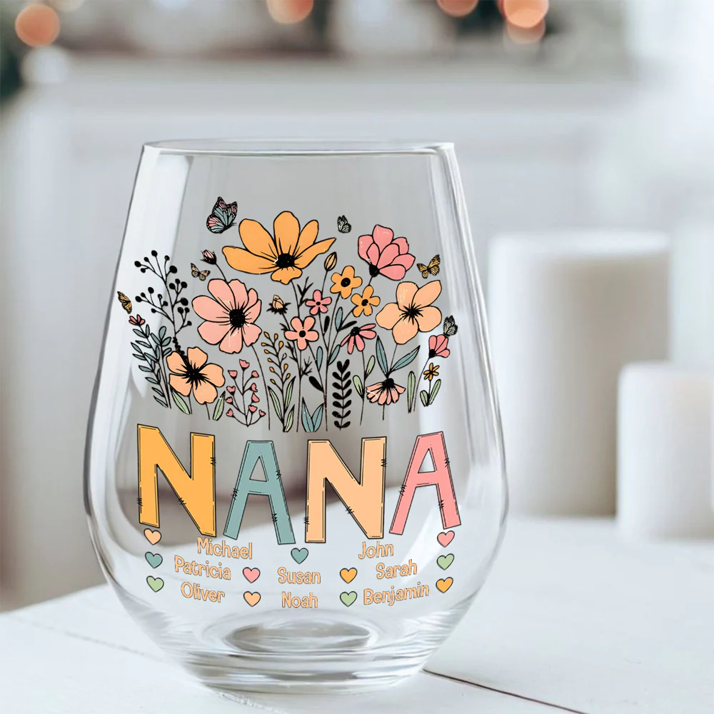 Personalized Wine Glass for Grandma with Colorful Flower Design, Customizable with Names of Grandchildren, Ideal Gift for Grandmothers on Special Occasions - Image 3