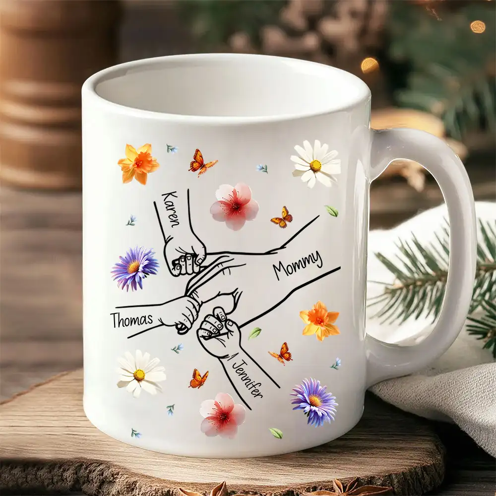 Personalized Mug for Mom & Grandma – Meaningful Family Connection Gift with Custom Names & Hand-Holding Illustration - Image 2