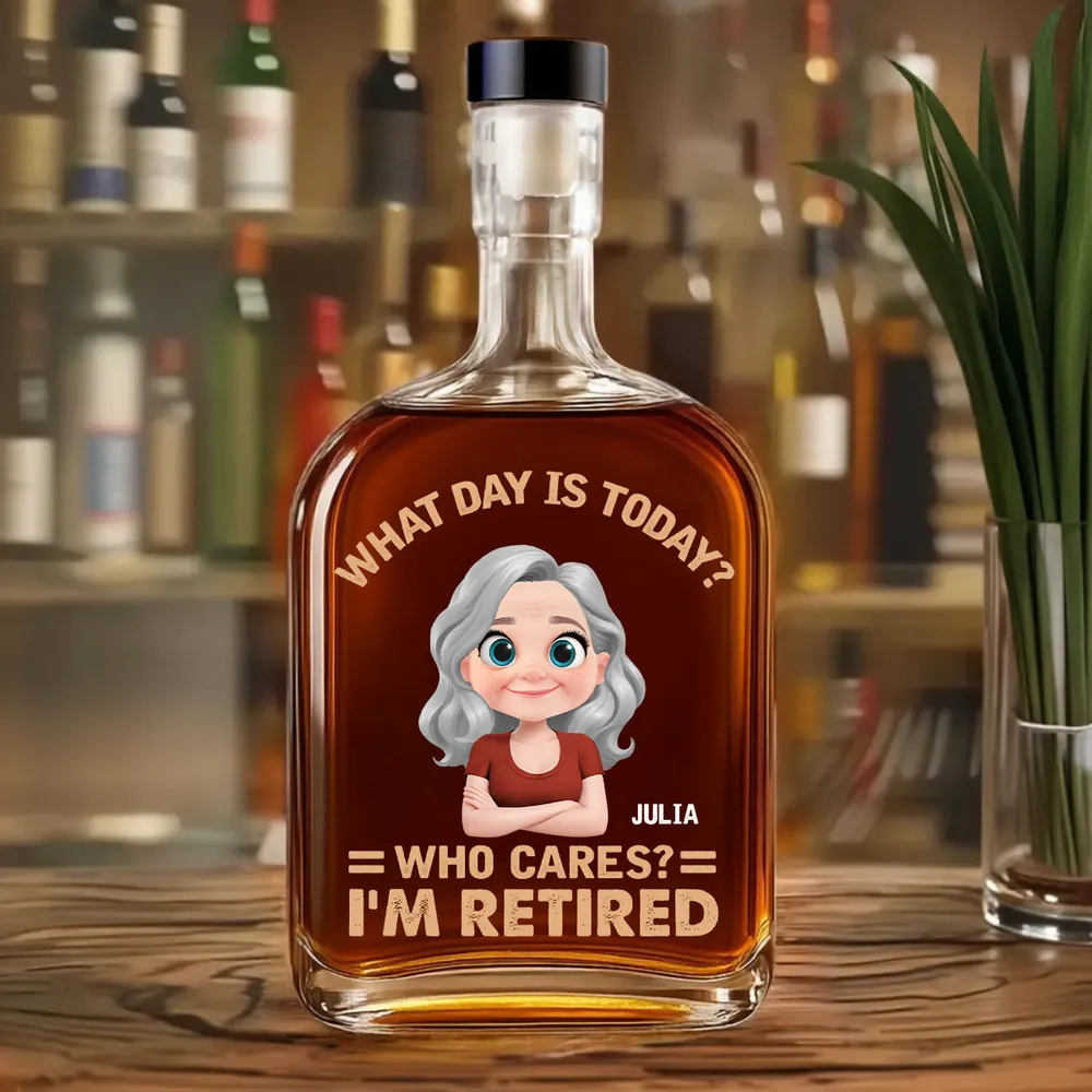 “Who Cares? I’m Retired” – Personalized Glass Spirits Decanter for Dad & Husband - Image 4